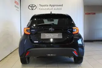 Toyota Yaris, 1.5, 68 kW, hybrid, automatic, front-wheel drive