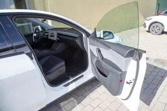 Tesla Model Y, 220 kW, elekter, automaat, tagavedu
