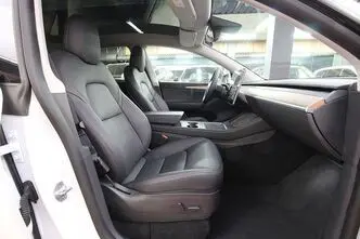 Tesla Model Y, 153 kW, электричество, автомат, полный привод