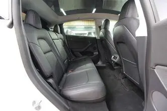 Tesla Model Y, 153 kW, электричество, автомат, полный привод
