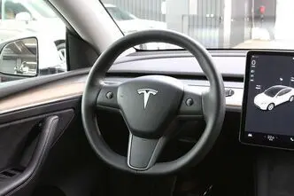 Tesla Model Y, 153 kW, электричество, автомат, полный привод