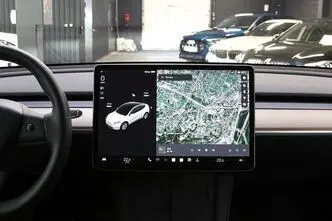 Tesla Model Y, 153 kW, электричество, автомат, полный привод