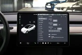 Tesla Model Y, 153 kW, электричество, автомат, полный привод