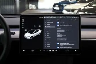 Tesla Model Y, 153 kW, электричество, автомат, полный привод
