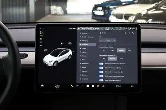 Tesla Model Y, 153 kW, электричество, автомат, полный привод