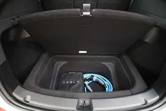 Tesla Model Y, 153 kW, электричество, автомат, полный привод