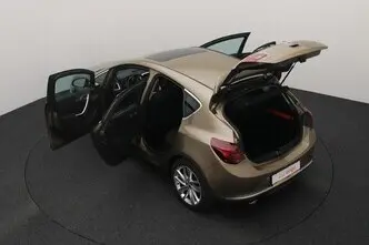 Opel Astra, 1.4, 103 kW, бензин, механическая, передний привод
