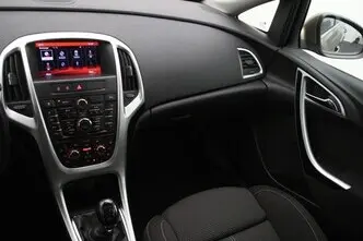 Opel Astra, 1.4, 103 kW, бензин, механическая, передний привод