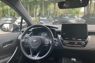 Toyota Corolla, 1.8, 72 kW, гибрид, автомат, передний привод