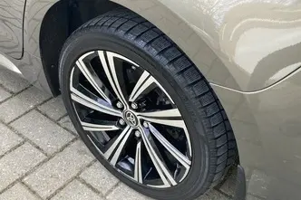 Toyota Corolla, 1.8, 72 kW, гибрид, автомат, передний привод