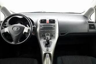 Toyota Auris, 1.6, 123 kW, petrol, automatic, front-wheel drive