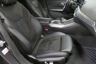 BMW 330, 3.0, 210 kW, гибрид, автомат, полный привод
