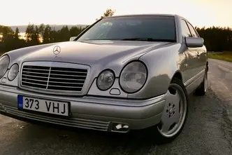 Mercedes-Benz E 320, 3.2, 162 kW, petrol, automatic, rear-wheel drive