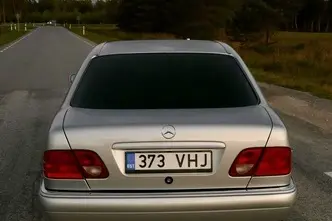 Mercedes-Benz E 320, 3.2, 162 kW, petrol, automatic, rear-wheel drive