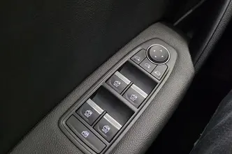Renault Captur, 1.6, 117 kW, pistikhübriid, automaat, esivedu