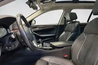 BMW 520, 2.0, 140 kW, гибрид, автомат, задний привод