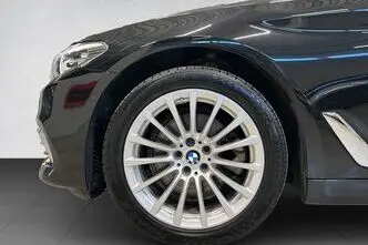 BMW 520, 2.0, 140 kW, гибрид, автомат, задний привод
