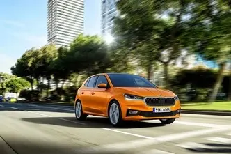 Škoda Fabia, бензин, механическая, передний привод