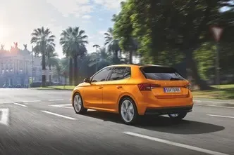 Škoda Fabia, бензин, механическая, передний привод