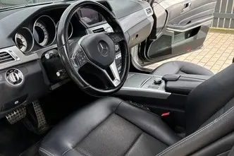 Mercedes-Benz E 300, 3.0, 170 kW, diesel, automatic, rear-wheel drive