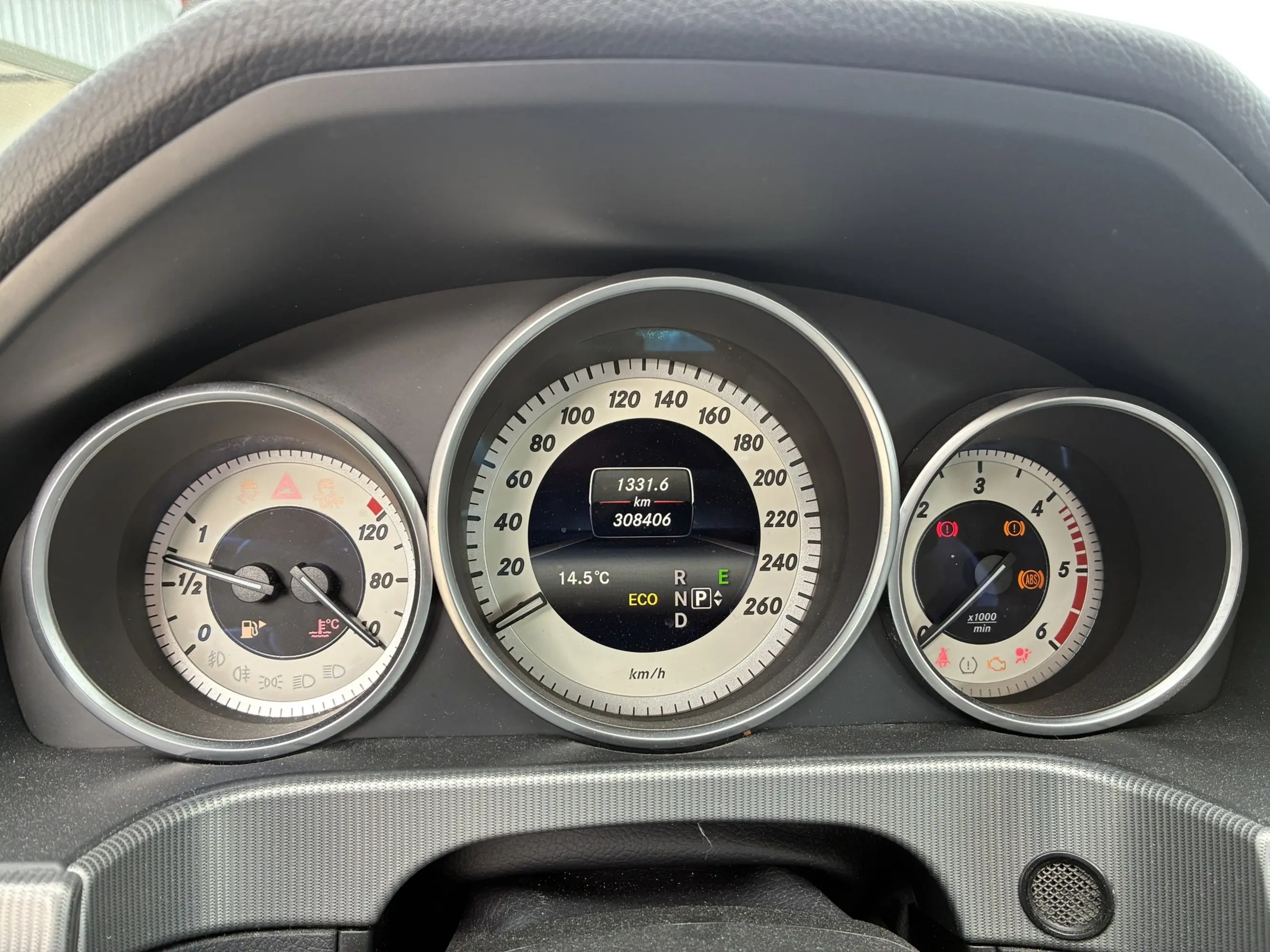 Mercedes-Benz E 300, 3.0, 170 kW, diesel, automatic, rear-wheel drive