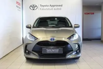 Toyota Yaris, 1.5, 68 kW, гибрид, автомат, передний привод