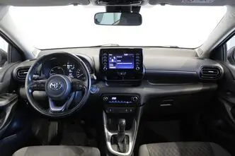 Toyota Yaris, 1.5, 68 kW, гибрид, автомат, передний привод