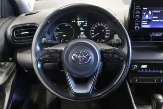 Toyota Yaris, 1.5, 68 kW, гибрид, автомат, передний привод