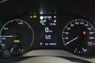 Toyota Yaris, 1.5, 68 kW, гибрид, автомат, передний привод