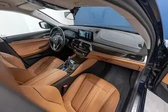 BMW 520, 2.0, 135 kW, бензин, автомат, задний привод