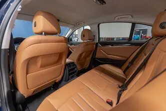 BMW 520, 2.0, 135 kW, бензин, автомат, задний привод