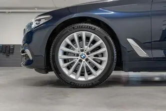 BMW 520, 2.0, 135 kW, бензин, автомат, задний привод