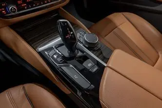 BMW 520, 2.0, 135 kW, бензин, автомат, задний привод
