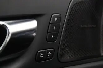 Volvo XC60, 2.0, 184 kW, гибрид, автомат, передний привод