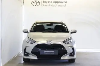 Toyota Yaris, 1.5, 68 kW, hybrid, automatic, front-wheel drive