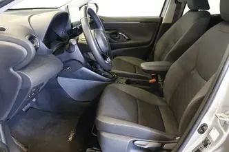 Toyota Yaris, 1.5, 68 kW, hybrid, automatic, front-wheel drive