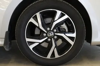 Toyota Yaris, 1.5, 68 kW, hybrid, automatic, front-wheel drive