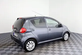Toyota Aygo, 1.0, 67 kW, бензин, механическая, передний привод