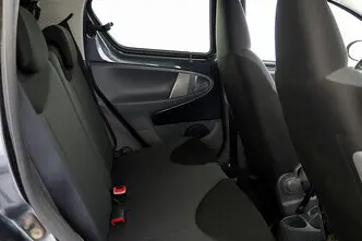 Toyota Aygo, 1.0, 67 kW, бензин, механическая, передний привод