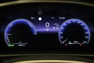 Toyota Corolla, 2.0, 112 kW, гибрид, автомат, полный привод