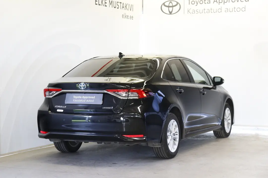 Toyota Corolla, 1.8, 72 kW, гибрид, автомат, передний привод