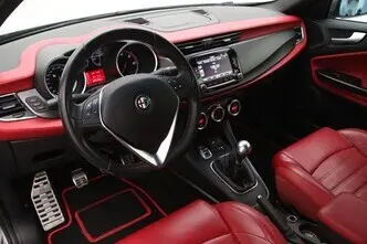 Alfa Romeo Giulietta, 2.0, 110 kW, diesel, manual, front-wheel drive