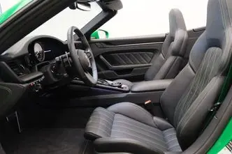 Porsche 911, 3.0, 353 kW, petrol, automatic, four-wheel drive
