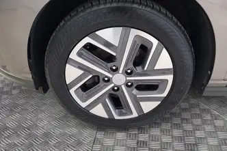 Hyundai Kona, electric, automatic, front-wheel drive