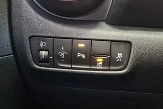Hyundai Kona, 100 kW, электричество, автомат, передний привод