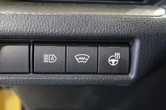 Toyota Prius, 2.0, 111 kW, подключаемый гибрид, автомат, передний привод
