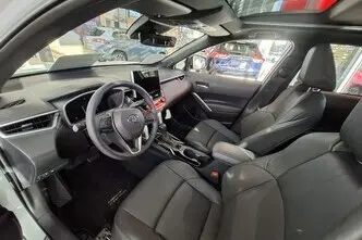 Toyota Corolla Cross, 2.0, 112 kW, гибрид, автомат, передний привод