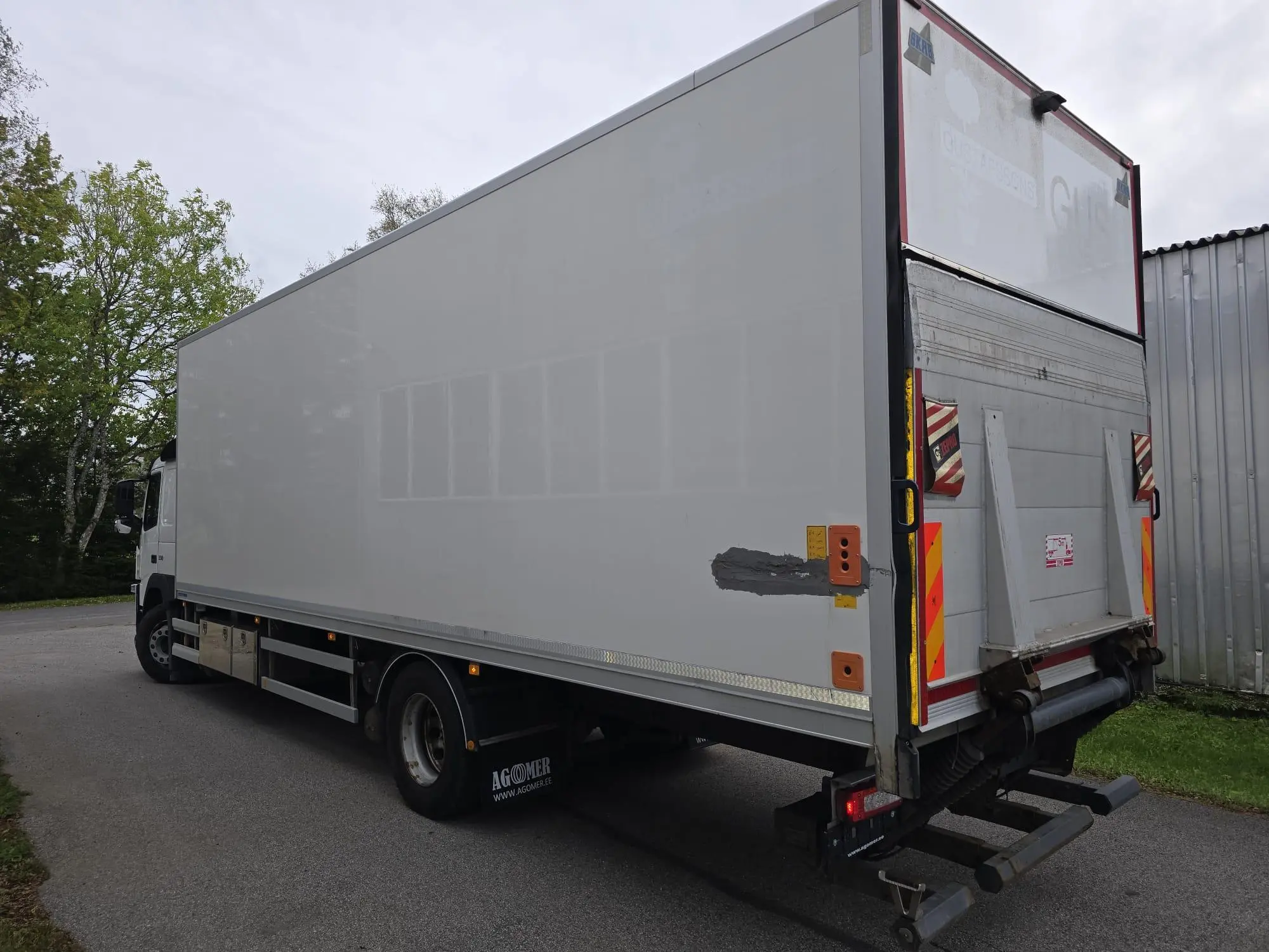 Volvo FM330 4X2, 250 kW, diesel, automatic