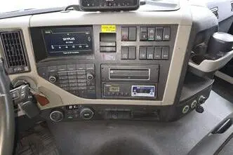 Volvo FM330 4X2, 250 kW, diesel, automatic
