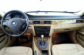 BMW 325, 3.0, 217 kW, petrol, automatic, four-wheel drive